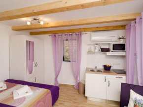 Lavender Garden Apartments - Comfort Studio Apartment Ground Floor - APT 2